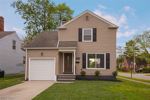 3896 Strandhill Road, Cleveland, OH, 44128 | Card Image