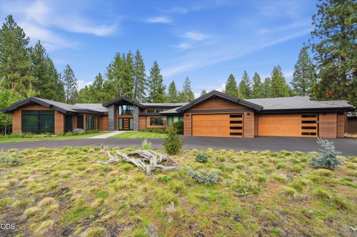 61410 Tam Mcarthur Loop, Bend, OR, 97702-1154 | Card Image