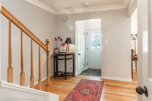 906 Putney St, Birmingham, MI, 48009-5685 | Card Image