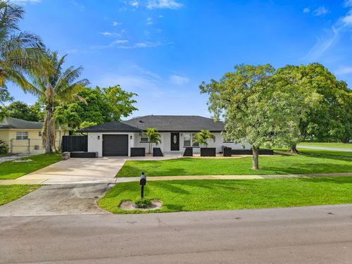 908 Hibiscus Dr, Royal Palm Beach, FL, 33411-3476 | Card Image