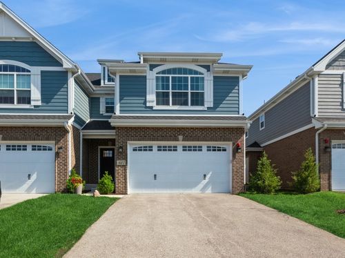 627 Bourbon Ct, Naperville, IL, 60565-2402 | Card Image