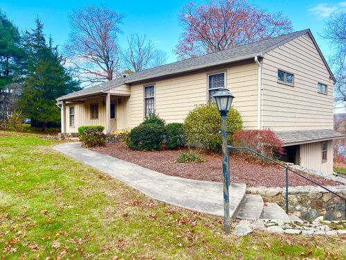 524 Saybrook Rd, Haddam, CT, 06438-1001 | Card Image