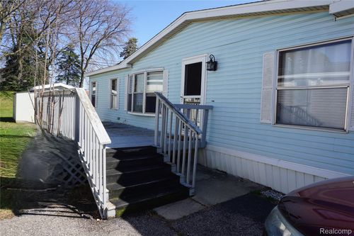 2029 Shirewood Dr, Shelby Township, MI, 48317-2776 | Card Image