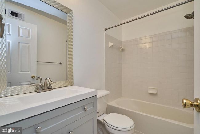 6362 Dakine Cir, Townhouse with 3 bedrooms, 4 bathrooms and null parking in SPRINGFIELD VA | Image 37