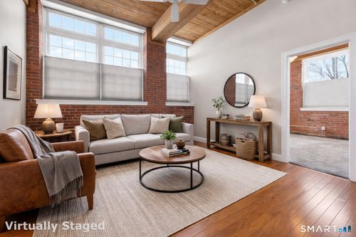 102-10 Main St, Berlin, CT, 06037-2661 | Card Image