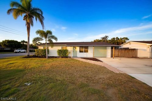 9017 Pineapple Rd, FORT MYERS, FL, 33967-3744 | Card Image