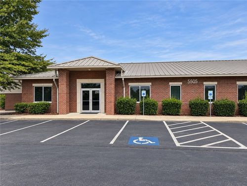 5505 W Walsh Ln, Rogers, AR, 72758-8941 | Card Image