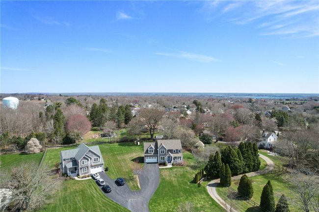 37 Island Dr, House other with 4 bedrooms, 3 bathrooms and 6 parking in Middletown RI | Image 33