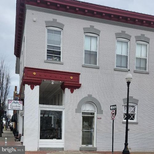 apt-203-9409 West St, MANASSAS, VA, 20110-5568 | Card Image