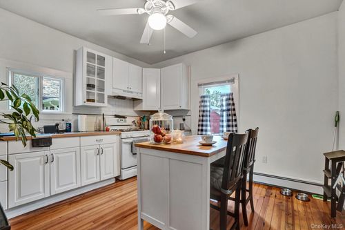 2 Mine Hill Rd, Cornwall, NY, 12518-1804 | Card Image