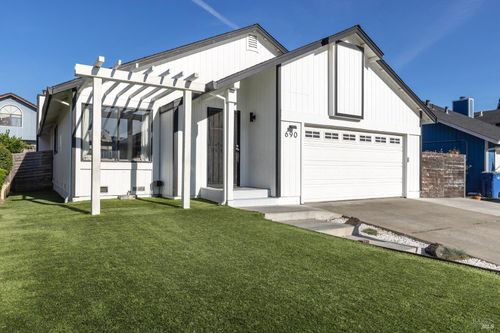 690 Claudius Way, Windsor, CA, 95492-8531 | Card Image