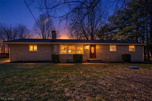 6814 Skylane St Nw, North Canton, OH, 44720-5332 | Card Image