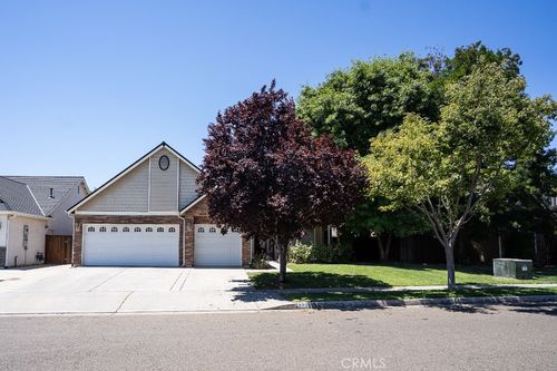 3235 N Arroyo Ave, Fresno, CA, 93727-9114 | Card Image
