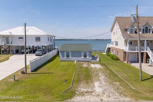 201 Riverside Dr, Sneads Ferry, NC, 28460-6679 | Card Image