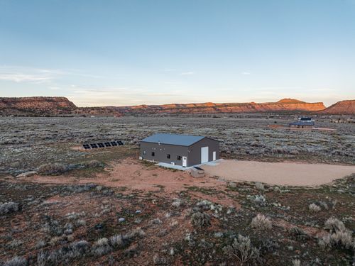 235 S Copper Ridge Rd, Kanab, UT, 84741-1250 | Card Image