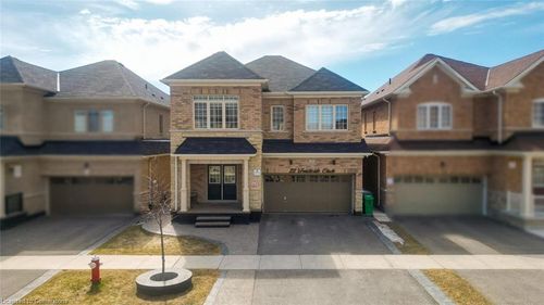 22 Fruitvale Cir, Brampton, ON, L7A5B8 | Card Image