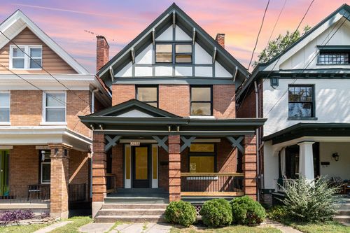 2038 Greenup St, Covington, KY, 41014-1253 | Card Image