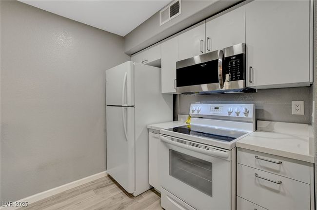 1123 - 2300 E Silverado Ranch Blvd, Condo with 1 bedrooms, 1 bathrooms and null parking in Las Vegas NV | Image 10