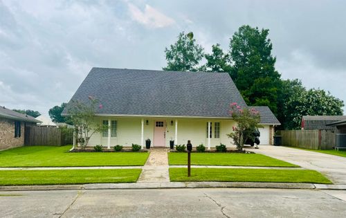 107 Brinwood Dr, Houma, LA, 70360-6150 | Card Image