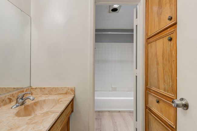 1311 80 Th St, Home with 6 bedrooms, 4 bathrooms and null parking in Lubbock TX | Image 32