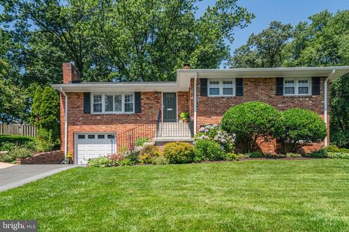 5904 Bush Hill Dr, ALEXANDRIA, VA, 22310-1104 | Card Image