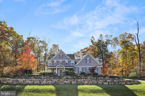 6021 White Pine Dr, ELIZABETHTOWN, PA, 17022-7715 | Card Image