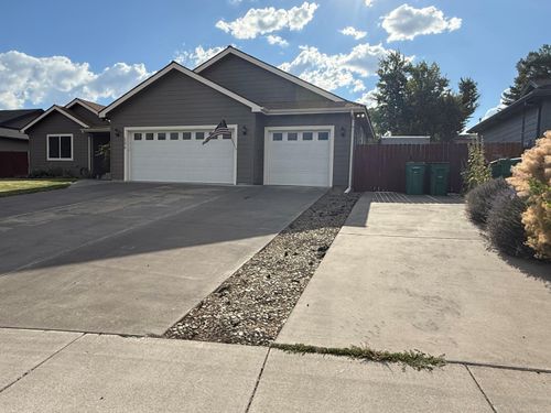 3276 Hammer St, Klamath Falls, OR, 97603-7187 | Card Image