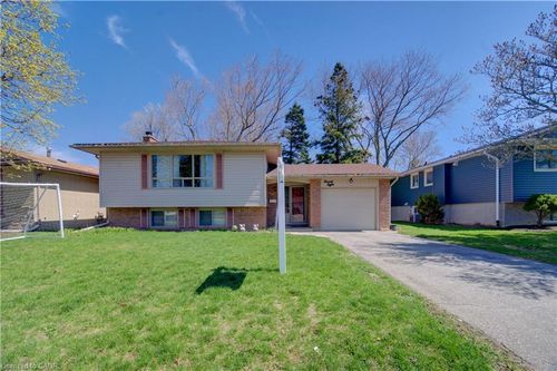 98 Shea Cres, Kitchener, ON, N2E1E8 | Card Image