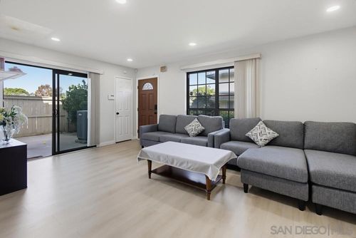 10142 Caminito Zar, San Diego, CA, 92126-4004 | Card Image