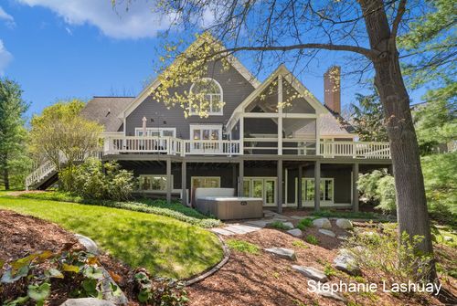 8250 Rum Creek Trl Ne, Rockford, MI, 49341-8223 | Card Image