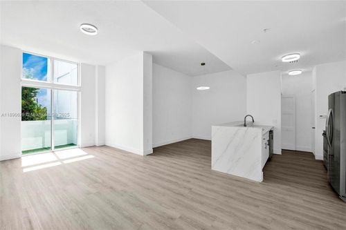 501-1871 Nw South River Dr, MIAMI, FL, 33125-2772 | Card Image