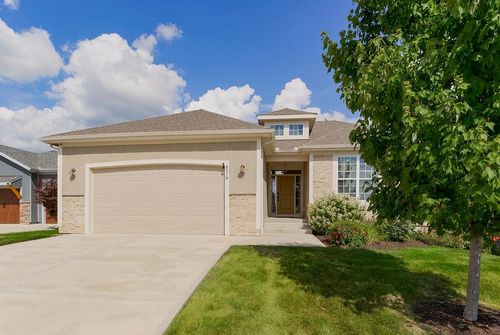 8319 Pickering St, Shawnee, KS, 66227-3107 | Card Image