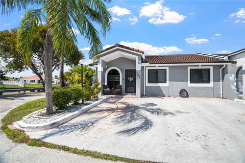 1-7695 Nw 178th Ter, Hialeah, FL, 33015-6163 | Card Image
