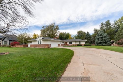 2516 Arrowhead Rd, Grand Island, NE, 68801-7535 | Card Image