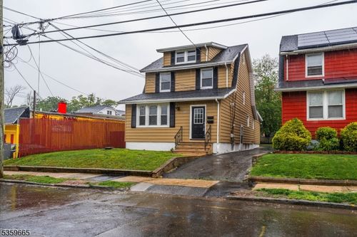 28 Beechwood Pl, Irvington, NJ, 07111-1002 | Card Image
