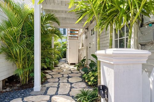 828 Fleming St, Key West, FL, 33040-6964 | Card Image