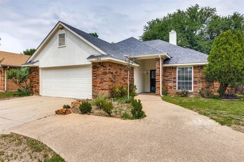 1864 Kings Canyon Cir, Fort Worth, TX, 76134-4874 | Card Image