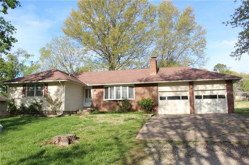 1211 Spruce St, Eudora, KS, 66025-9317 | Card Image