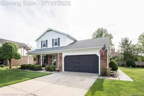 15065 Woodside Dr, Livonia, MI, 48154-5173 | Card Image