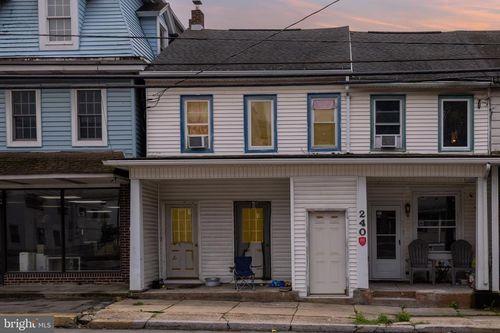 240 E Grand Ave, TOWER CITY, PA, 17980-1124 | Card Image