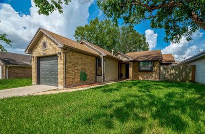 1051 Littleport Lane, House other with 3 bedrooms, 1 bathrooms and null parking in Channelview TX | Image 3