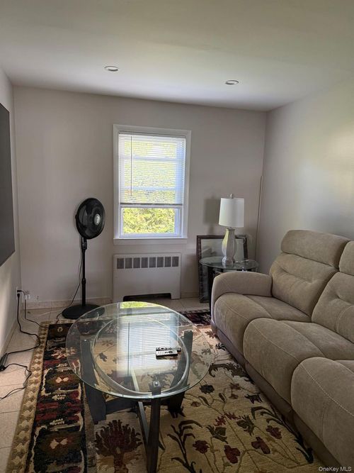 rear-47 1st Street Ext, Glen Cove, NY, 11542-3808 | Card Image