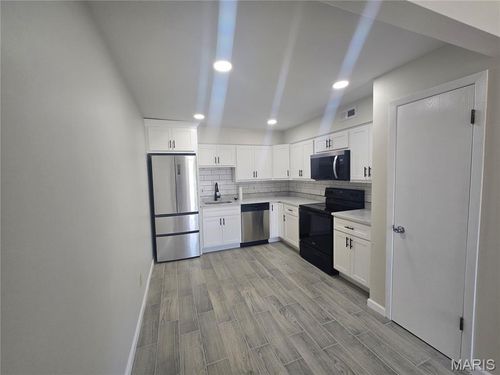 h-4334 Arrow Tree Dr, St Louis, MO, 63128 | Card Image
