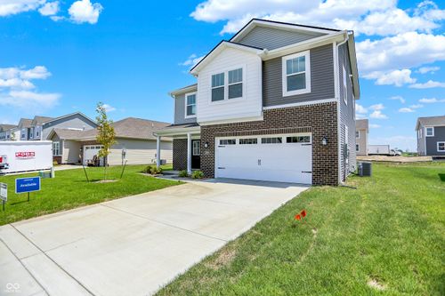 2209 Boxwood Dr, Greenfield, IN, 46140 | Card Image