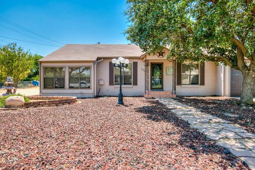 1105 N 5th St, Ballinger, TX, 76821-4015 | Card Image