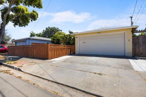 88 Newhall St, Hayward, CA, 94544-3309 | Card Image