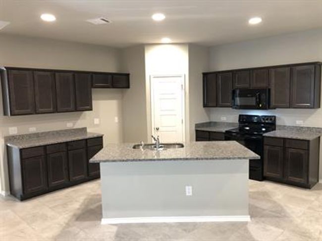 1208 Garland Rd, Home with 3 bedrooms, 2 bathrooms and null parking in Georgetown TX | Image 7
