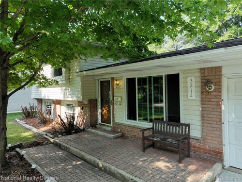 3212 Lockridge Dr, Ann Arbor, MI, 48108-1722 | Card Image