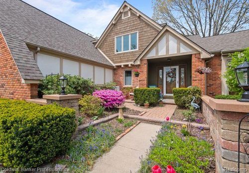 61218 Miriam Dr, Washington Township, MI, 48094-1473 | Card Image