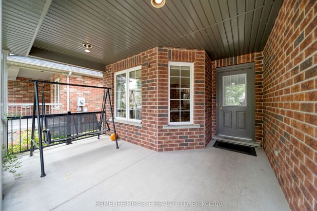 93 Lynch Cir, House attached with 4 bedrooms, 4 bathrooms and 2 parking in Guelph ON | Image 5